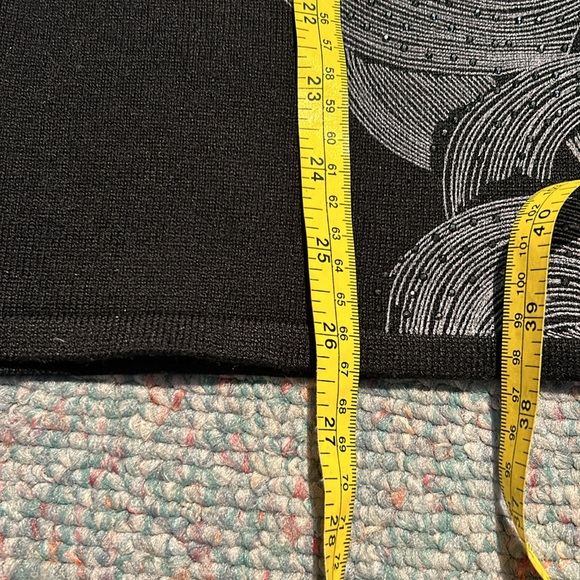 Laura size XL Cold Shoulder small sparkly jewelled Top - Picture 9 of 10